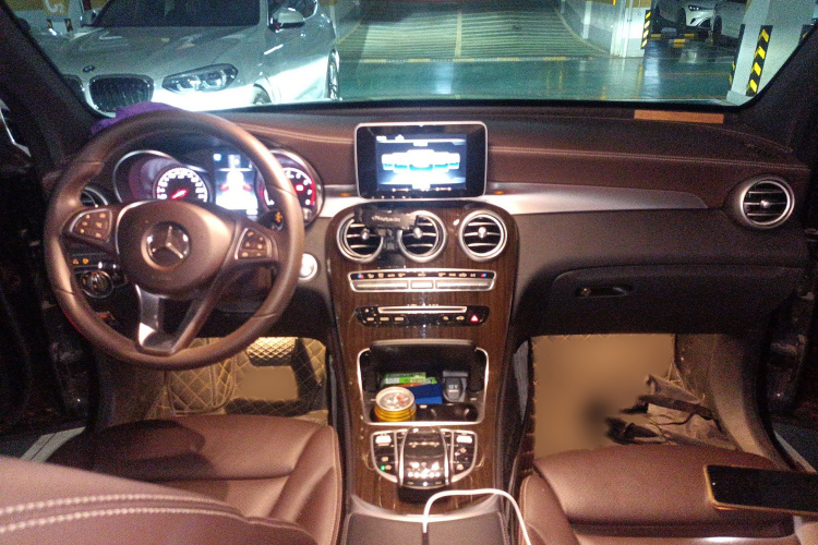 奔驰GLC 2019款 改款 GLC 260 L 4MATIC 豪华型中控内饰7002