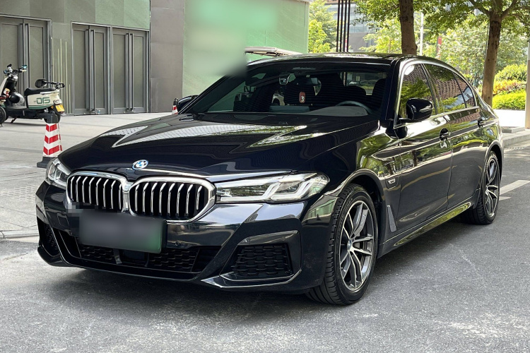 宝马5系新能源 2022款 改款二 535Le 先锋版M运动套装车身外观1