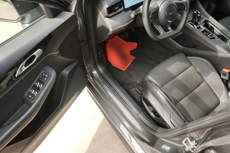 领克03 2025款 1.5TD DCT冠军版Pro中控内饰7003