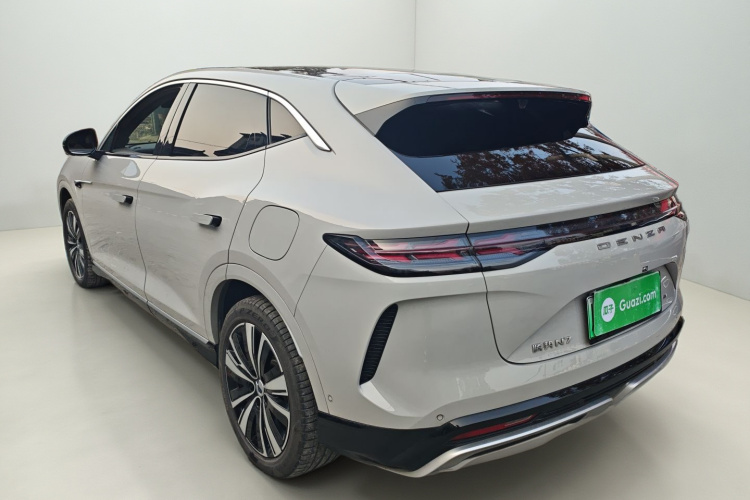 腾势N7 2024款 702 智驾Pro版车身外观5