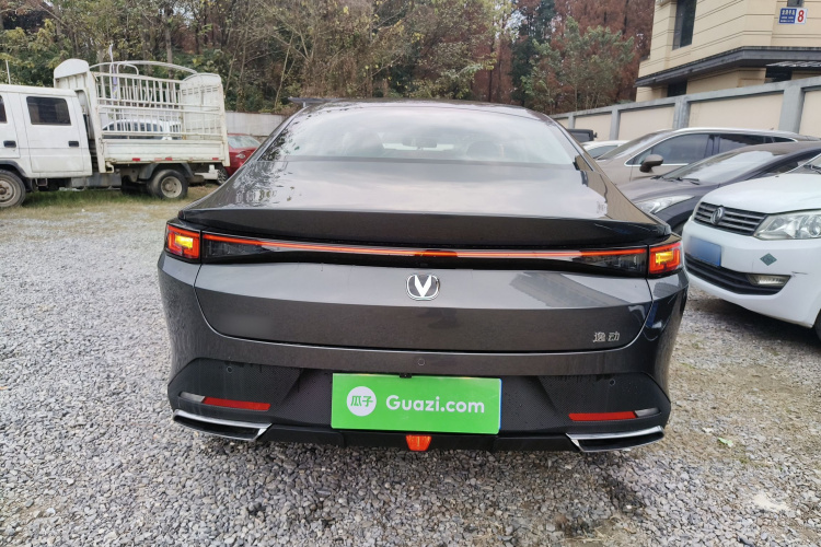 长安 逸动 2025款 蓝鲸 1.5T 500Bar尊贵型车身外观6