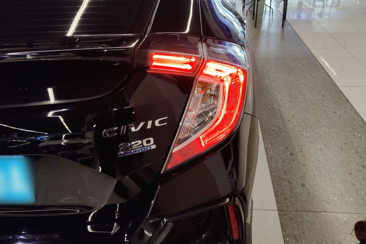 本田 思域 2021款 HATCHBACK 220TURBO CVT潮酷控车身外观6006