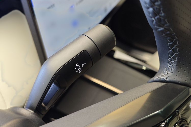 领克08 EM-P 2025款 245km 超长续航Halo中控内饰7006