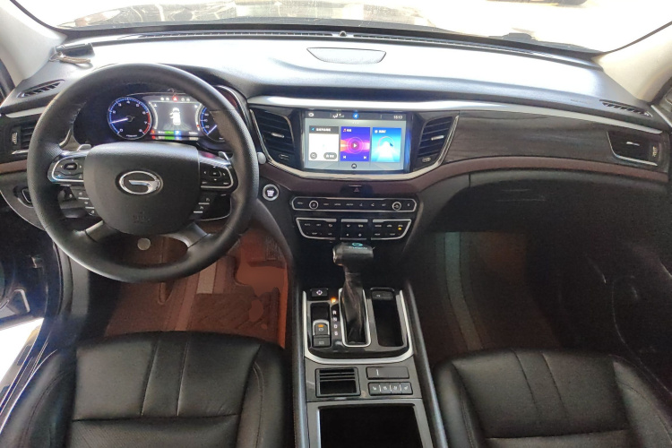 广汽传祺 传祺GS8 2017款 320T 两驱豪华智联版（七座）中控内饰7002