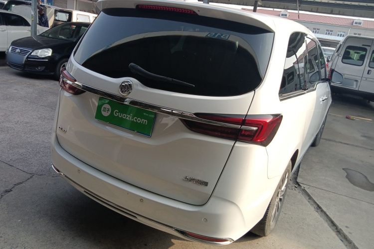 别克GL8 2023款 改款 陆上公务舱 豪华型车身外观7