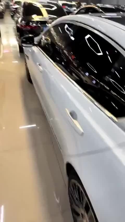 捷豹XEL 2021款 2.0T 250PS S进取优雅版讲解1