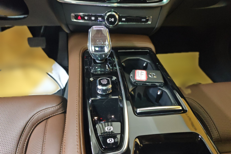 沃尔沃S90新能源 2024款 插电式混动 四驱长续航智雅豪华版局部细节18