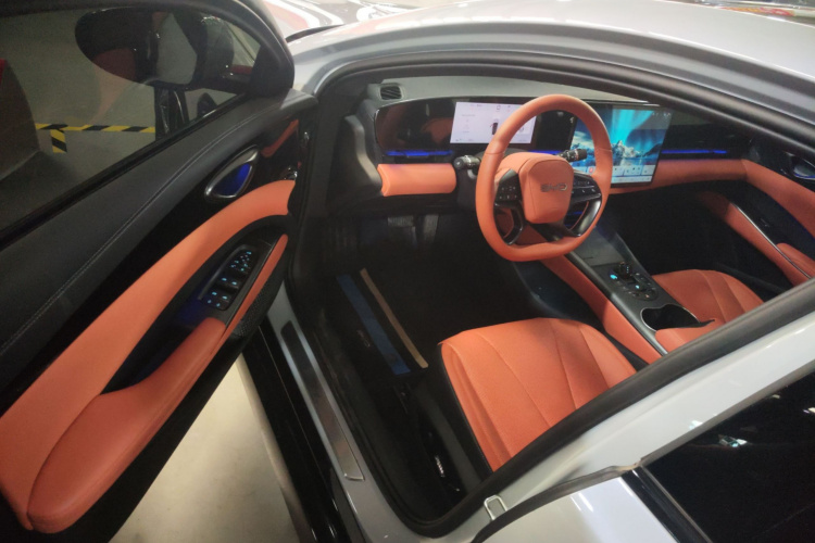 比亚迪 海豹 2025款 650智驾版中控内饰7003