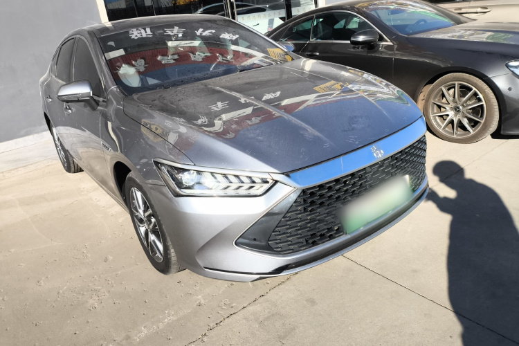 比亚迪 秦PLUS 2023款  冠军版 DM-i 120KM超越型车身外观3