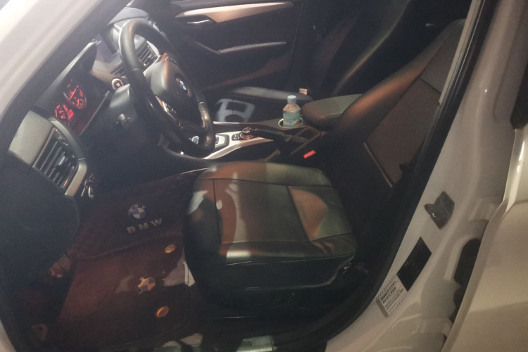 宝马X1 2014款 sDrive18i 领先型中控内饰19