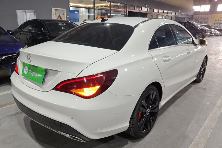 奔驰CLA 2017款 改款 CLA 200 动感型车身外观7