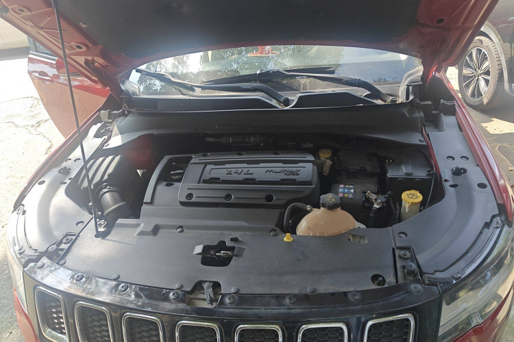 Jeep 指南者 2017款 200T 自动家享版局部细节24