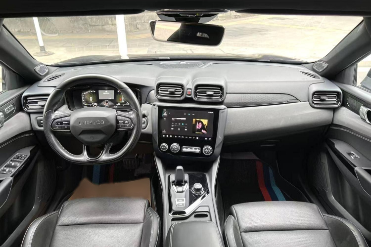 领克03 2022款 2.0TD DCT劲Pro中控内饰7003