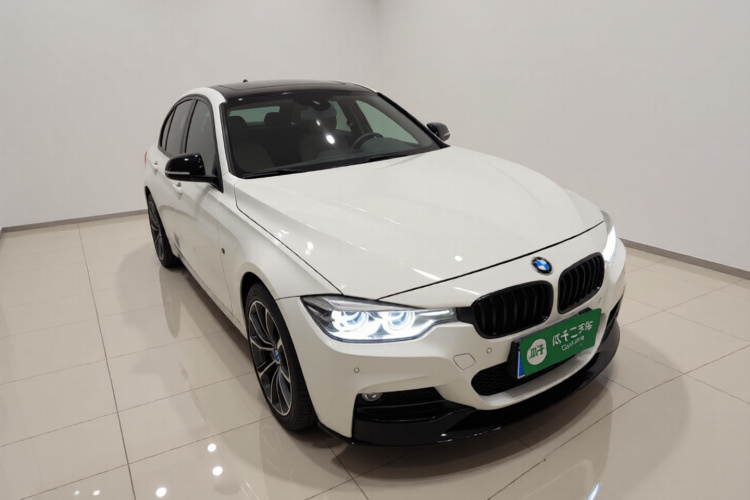 宝马3系 2019款 320i M运动曜夜版车身外观3