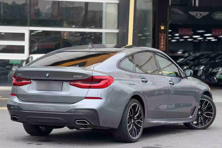 宝马6系GT 2020款 630i M运动套装车身外观7