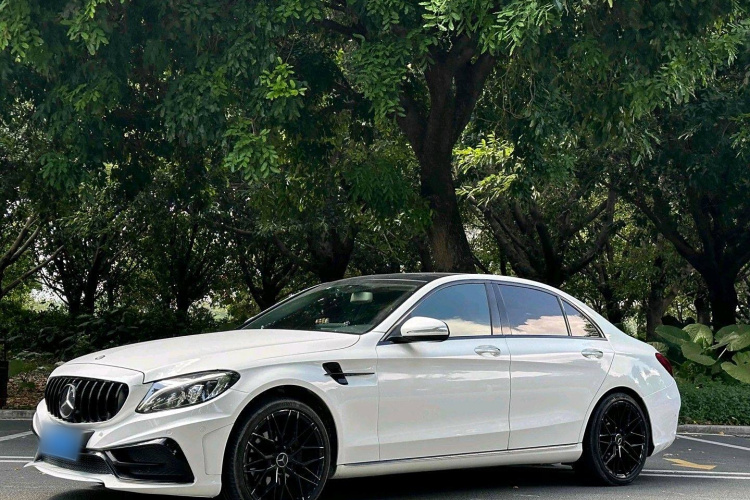 奔驰C级 2016款 C 200 L 运动型车身外观1