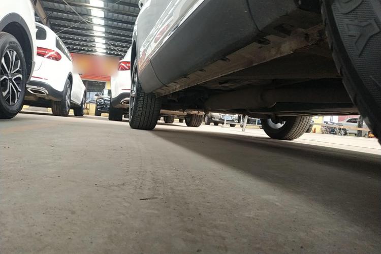 长安CS85 COUPE 2019款 2.0T 自动动版 国V机舱底盘29