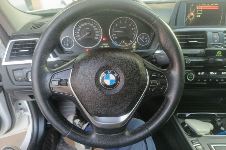 宝马3系 2017款 320Li 时尚型中控内饰13