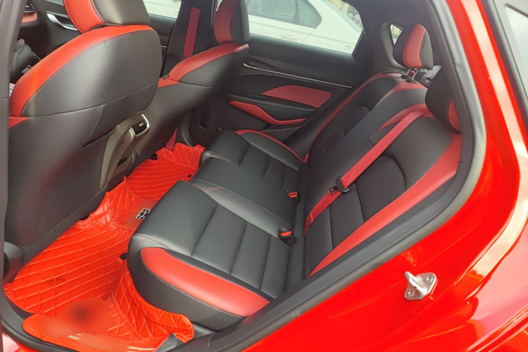 吉利汽车 缤瑞 2021款 1.4T CVT F-运动版中控内饰7004