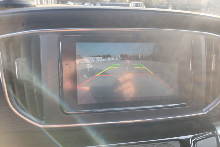 东风风行 菱智 2023款 M5L 1.6L 舒适型 9座局部细节9001