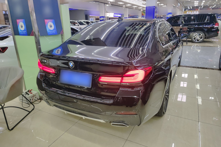 宝马5系 2022款 改款 530Li 领先型 M运动套装车身外观7