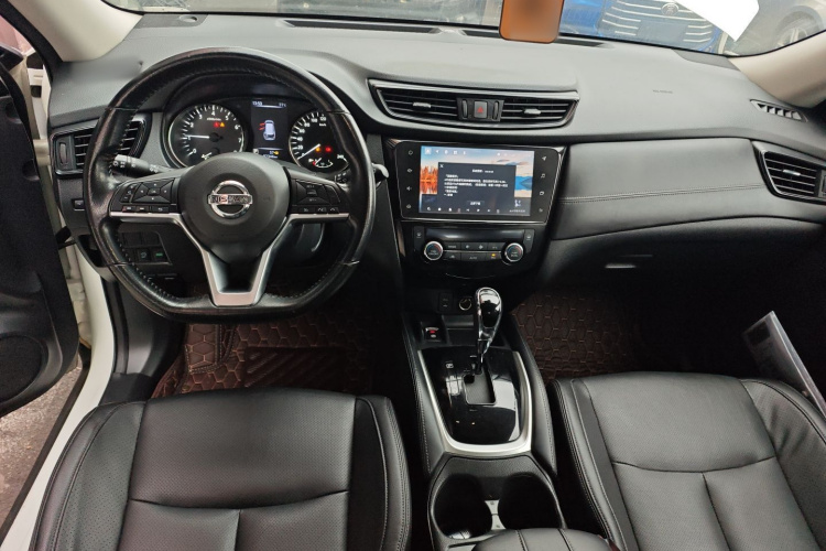 日产 奇骏 2021款 2.0L CVT 2WD XL ITS舒适纪念版中控内饰12