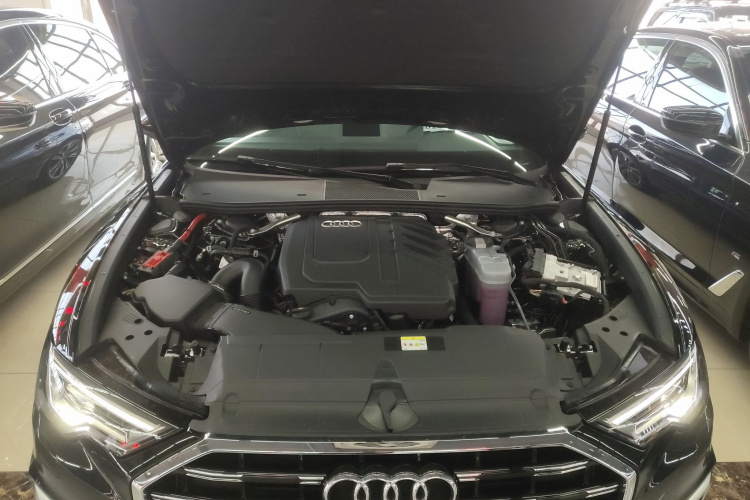 奥迪A6L 2025款 改款 45 TFSI 臻选动感型机舱底盘24