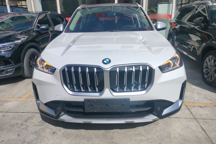宝马X1 2024款 xDrive25Li X设计套装车身外观2