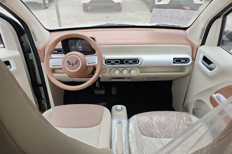 五菱汽车 宏光MINIEV 2024款 第三代 215km 青春版中控内饰7002