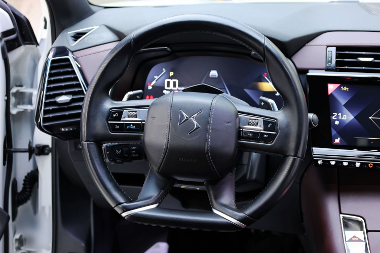 DS 7 2018款 45THP 歌剧院版局部细节13