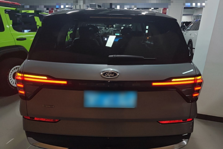 福特 2025款 锐界L 2.0T EcoBoost E混动四驱七座至尊型车身外观6