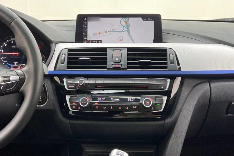 宝马4系 2019款 425i Gran Coupe M运动套装中控内饰7004