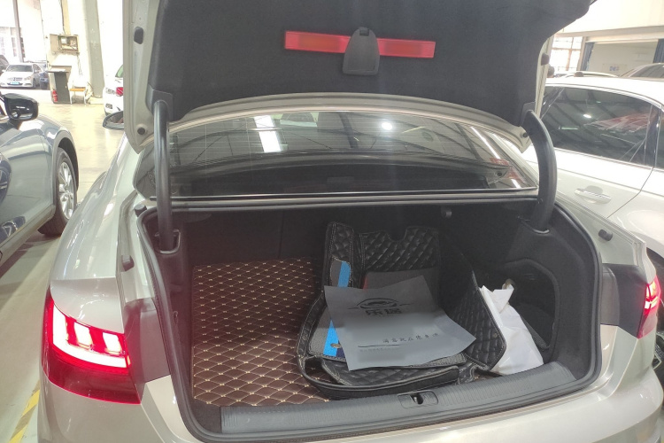 奥迪A4L 2020款 40 TFSI 豪华动感型局部细节23