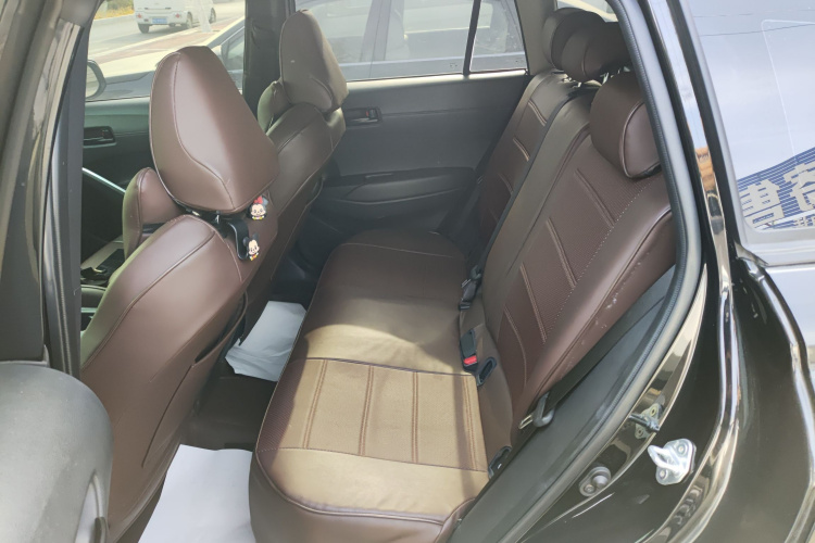 丰田 锋兰达 2023款 2.0L CVT精英版中控内饰7004