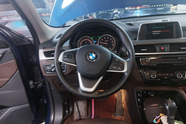 宝马X1 2018款 sDrive18Li 尊享型局部细节13