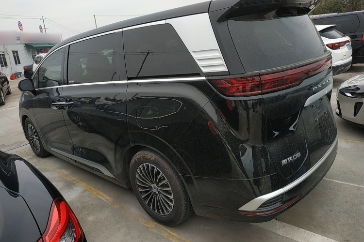 腾势D9 2024款 DM-i 1050 尊享型车身外观6003