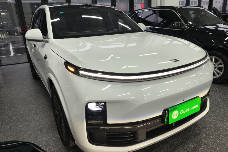 理想汽车 理想L8 2025款 Pro 智能焕新版车身外观3