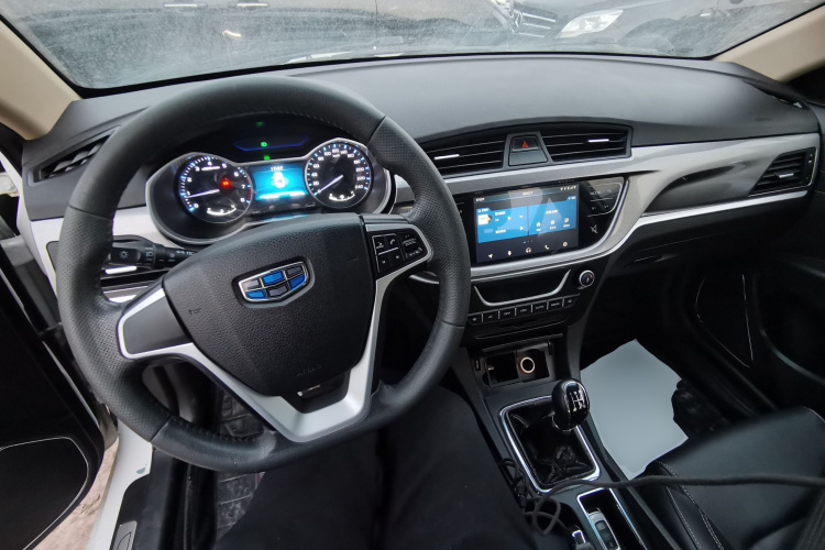 吉利汽车 帝豪 2017款 三厢百万款 1.5L 手动向上版中控内饰12