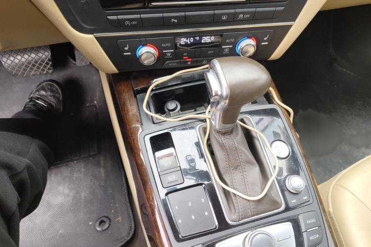 奥迪A6L 2012款 30 FSI 舒适型局部细节18