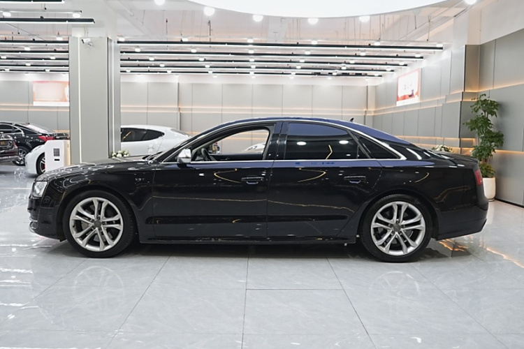 奥迪S8 2013款 S8 4.0TFSI quattro车身外观6002
