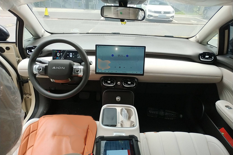 埃安 AION UT 2025款 330星辉版中控内饰7002