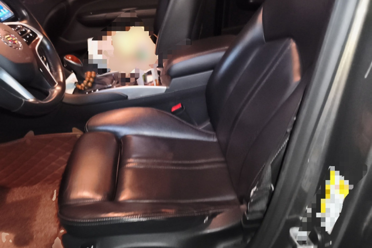 凯迪拉克SRX 2015款 3.0L 精英型中控内饰19