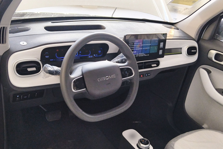 吉利银河 熊猫 2025款 210km 元气熊中控内饰12