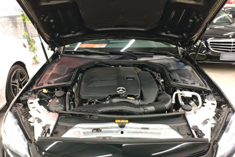 奔驰C级 2020款 改款 C 260 L 运动版机舱底盘24