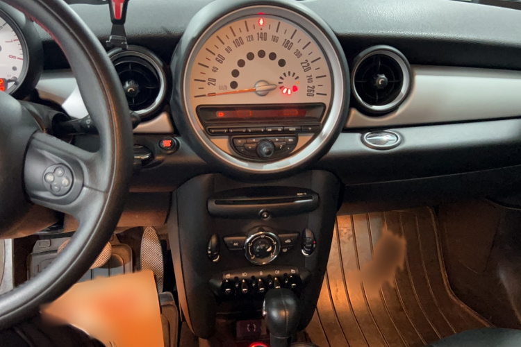 MINI Clubman 2011款 1.6L COOPER Fun局部细节16
