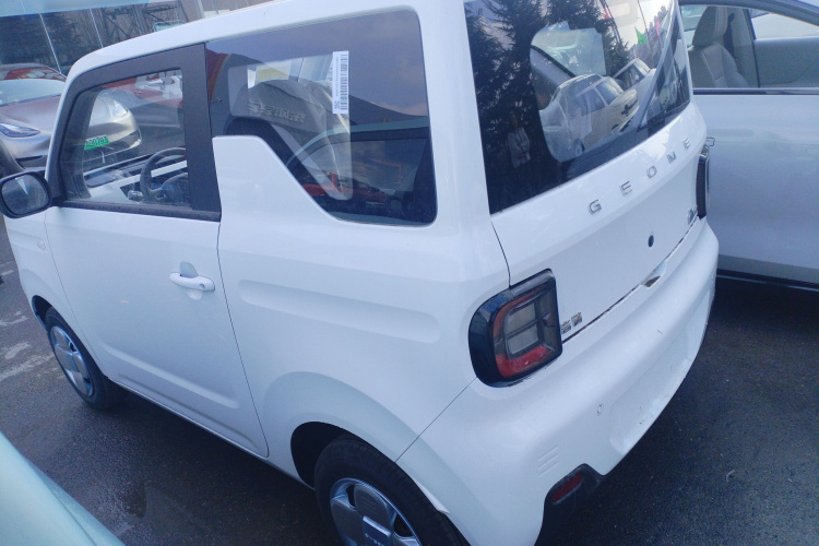 吉利银河 熊猫 2025款 210km 元气熊车身外观4