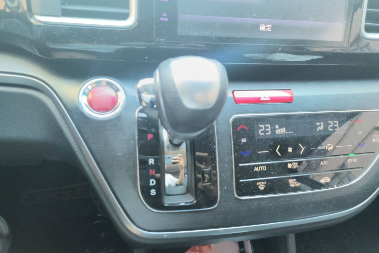 本田 艾力绅 2016款 2.4L 豪华版局部细节18