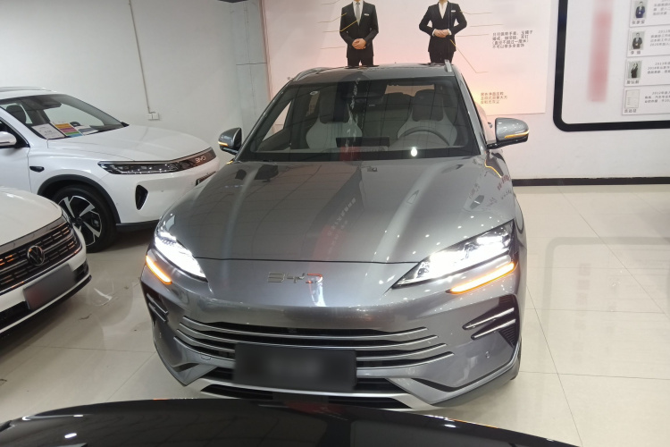 比亚迪 宋PLUS新能源 2025款 DM-i 智驾版 112KM 尊荣型车身外观2