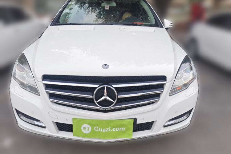 奔驰R级 2014款 R 320 4MATIC 商务型车身外观2