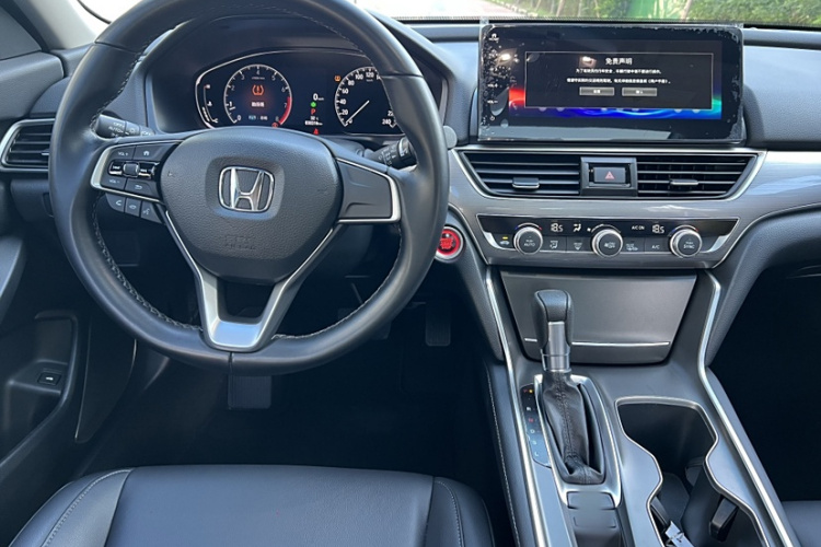 本田 雅阁 2022款 260TURBO 豪华版中控内饰7005